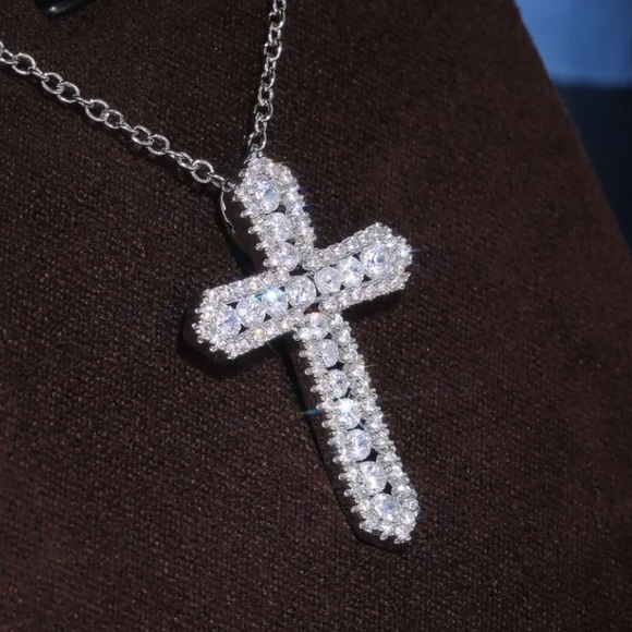 NEW STERLING SILVER CROSS DIAMOND NECKLACE - Picture 3 of 4